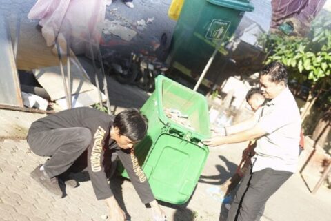 Sisi Lain Bapenda Makassar: Kompak Jaga Kebersihan Kantor, Tetap Ingatkan Warga Pakai Aplikasi PAKINTA