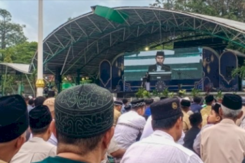Dihadapan Ribuan Jemaah Salat Ied, Tasming Hamid Paparkan Capaian Satu Tahun Pemerintahan