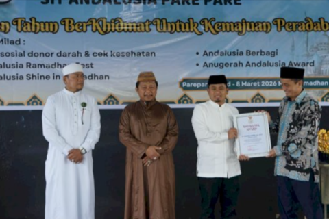 Tasming Hamid Terima Andalusia Award atas Inisiasi Program Safari Dakwah Pemkot Parepare