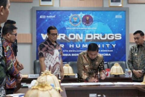 Teken Hibah di Makassar, Tasming Hamid Percepat Hadirnya BNN Kota di Parepare