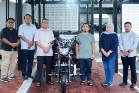 Terima Bantuan Kendaraan Sampah dari Kementerian, Pemkot Parepare Perkuat Layanan Kebersihan