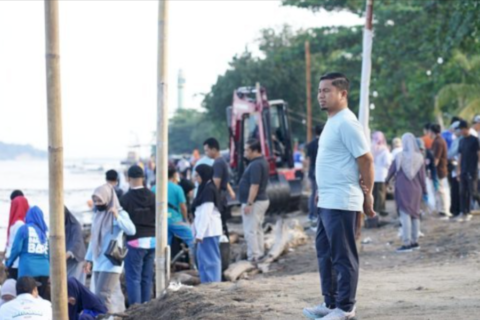 Wali Kota Tasming Pimpin Kerja Bakti Gerakan Indonesia ASRI di Pantaiku Parepare