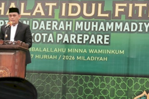 Wawali Parepare Salat Idulfitri di Lapangan Andi Makkasau, Ajak Warga Perkuat Ukhuwah