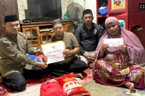 Andi Sudirman Sulaiman Kirim Bantuan untuk Helmi yang Viral di Medsos Akibat Kena Penertiban di CPI Makassar