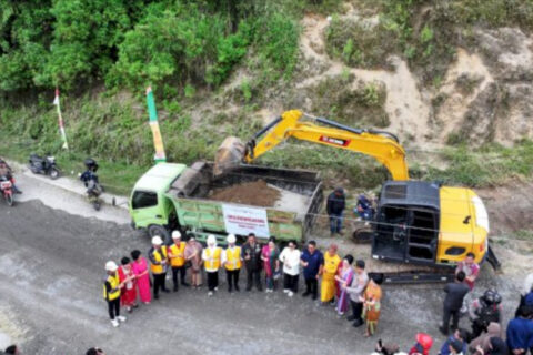 Gubernur Sulsel Ground Breaking Ruas Rantepao-Pangala-Baruppu, Minta Dukungan Masyarakat