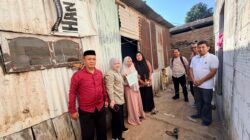 Gubernur Sulsel Salurkan Bantuan Pasang Baru Listrik untuk 130 Rumah Tangga di Gowa dan Bantaeng
