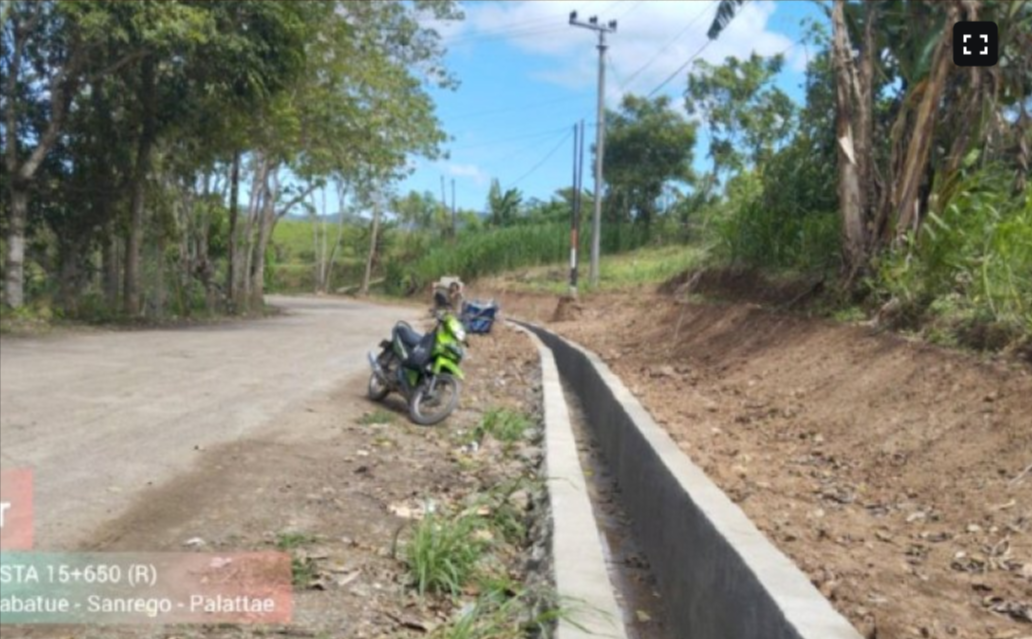 PERCEPAT KONEKTIVITAS: Pengerjaan infrastruktur jalan provinsi terus dikebut Pemprov Sulsel guna memperkuat aksesibilitas dan kelancaran mobilitas antarwilayah di Sulawesi Selatan. Langkah ini menjadi program prioritas untuk memangkas biaya logistik serta menggerakkan roda perekonomian masyarakat. (Foto: Dok. Pemprov Sulsel)