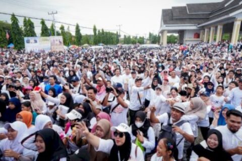 Puluhan Ribu Warga Semarakkan Jalan Sehat Anti Mager Bersama Gubernur Sulsel Peringati 67 Tahun Kabupaten Luwu