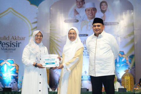 Munafri-Aliyah Bersama Ribuan Warga Semarakkan Maulid Akbar Pesisir di Paotere