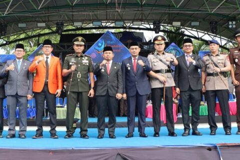 Pimpin Upacara Hardiknas 2026, Wali Kota Tasming Hamid Tegaskan Komitmen Pendidikan Bermutu di Parepare