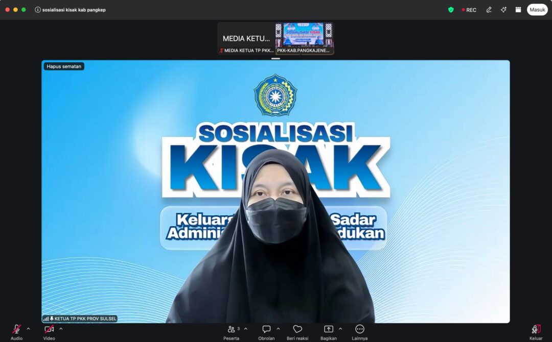 Ketua TP PKK Sulsel Naoemi Octarina beri arahan pada sosialisasi Program KISAK serta pengukuhan Duta KISAK di Kabupaten Pangkep, Rabu (23/9/2026).