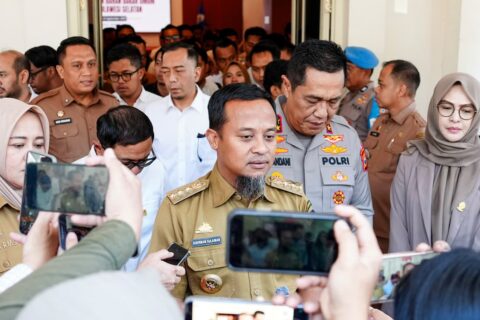 Bupati Gowa Tersangka Tapi Belum Ditahan, Gubernur Sulsel: Tetap Jalankan Tugas