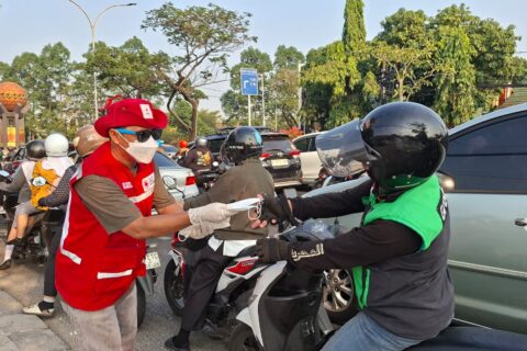 PMI Salurkan 1 Juta Masker untuk Warga Terdampak Bencana Erupsi Abu Vulkanik Gunung Anak Krakatau