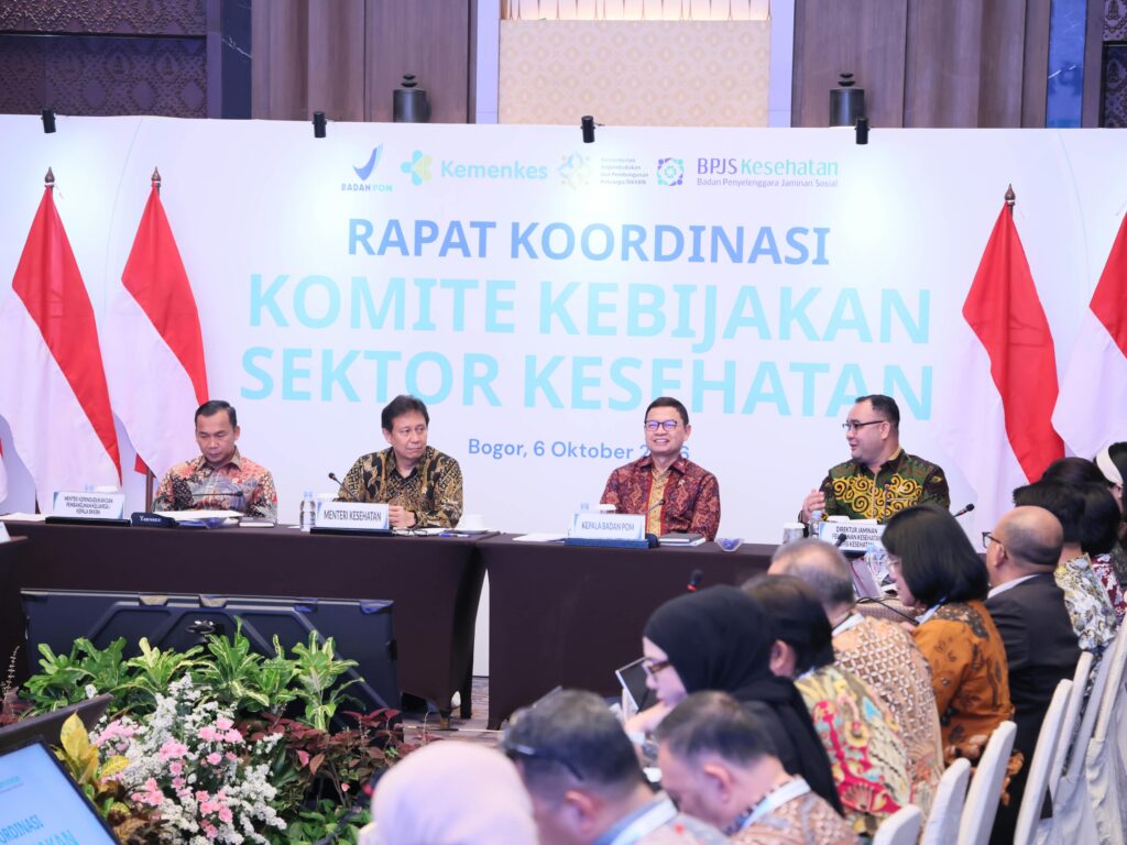 Kepala BPOM Taruna Ikrar bersama pimpinan KKSK pada Rakor Triwulan III 2026 di Bogor untuk bahas integrasi data dan ketahanan kesehatan.