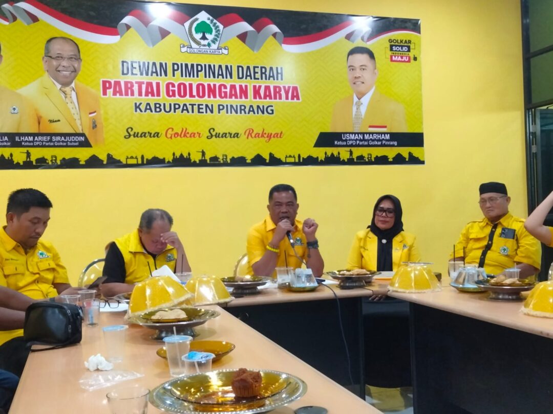 Ketua DPD II Golkar Pinrang, Usman Marham, menyampaikan pandangannya soal regenerasi kepemimpinan menjelang Musda Golkar Pinrang, Selasa (13/10/2026).