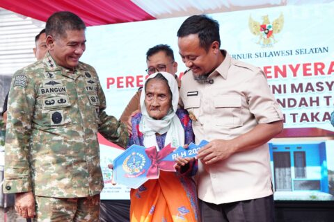 40 Warga Miskin di Laikang Takalar Terima Rumah Layak Huni