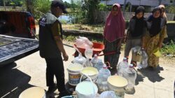 Kemarau Berkepanjangan, Pemprov Sulsel Salurkan 403.000 Liter Air Bersih untuk 13.235 Warga Makassar