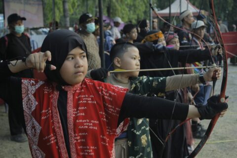 Berlatih 2 Jam Setiap Hari, Nafeesa Sabet Tiga Prestasi Panahan Tradisional di Makassar