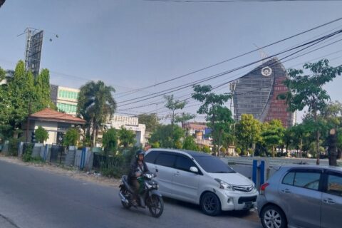 Udara Makassar Memburuk, Asap Karhutla Kalimantan Terbawa Angin