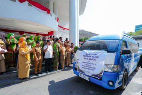 Perkuat Gizi Anak, Gubernur Sulsel Lepas Distribusi Bantuan Susu ke 24 Kabupaten/Kota
