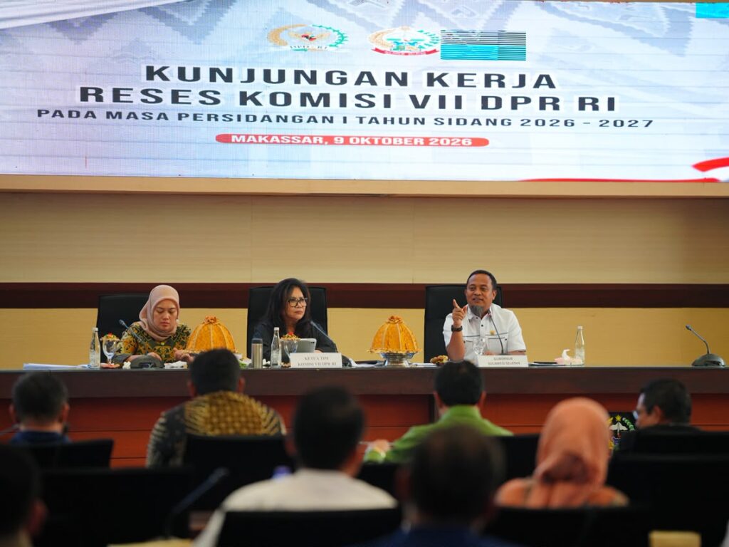 Gubernur Sulsel Andi Sudirman Sulaiman menerima kunjungan reses Komisi VII DPR RI di Kantor Gubernur Sulsel, Makassar, Jumat (9/10/2026).