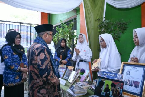 Siswa SMAN 1 Taman Ubah Rumus Matematika Jadi Motif Batik Lewat Inovasi ART-MATIKS