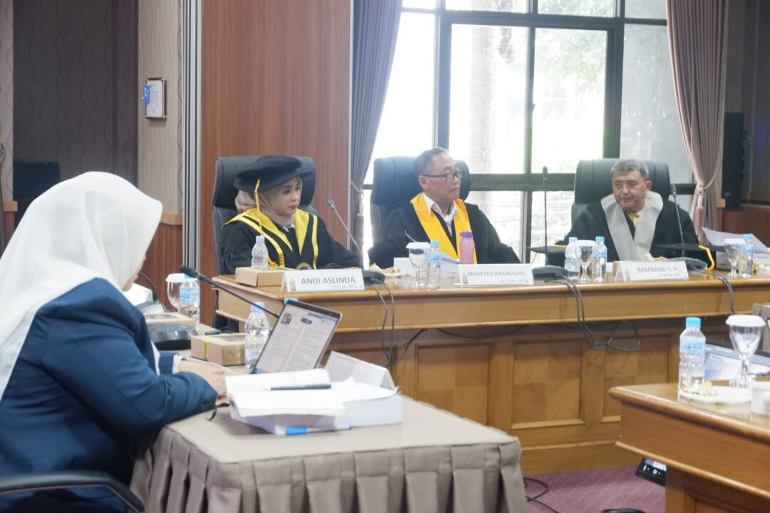 Prof Andi Aslinda menjadi penguji eksternal disertasi doktor di Universitas Brawijaya, Malang, sekaligus mendukung pengembangan akademik dosen UNM.