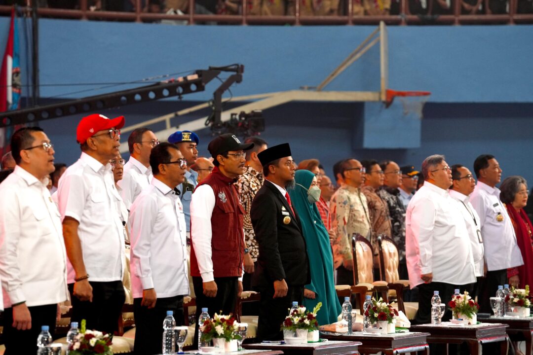 Ketua TP PKK Sulsel Naoemi Octarina Sudirman menghadiri peresmian Sekolah Rakyat di GOR Sudiang, Makassar.